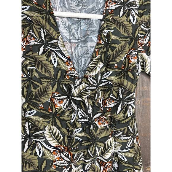 Banana Republic Wrap Dress Women’s Size 2 Jungle Print Hidden Tigers - Picture 2 of 8